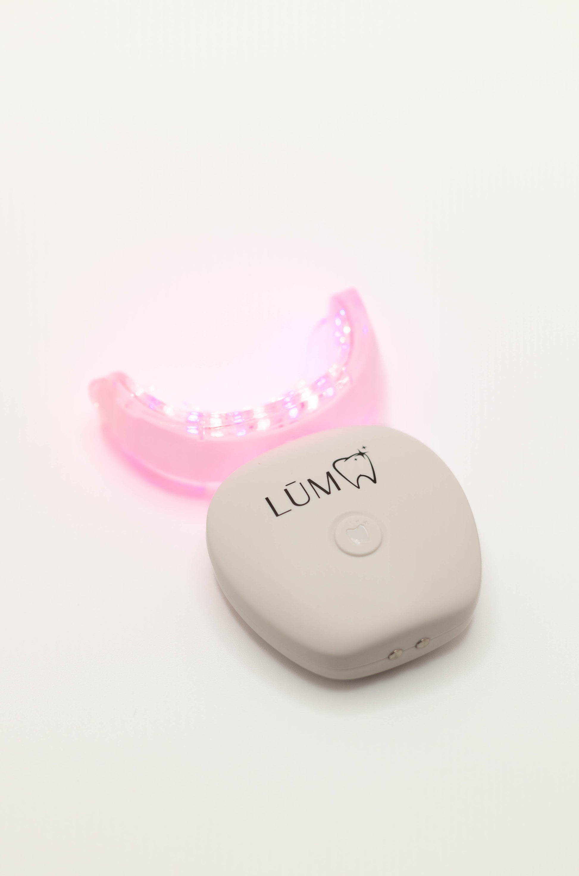 LŪM vLED Teeth Whitening Kit